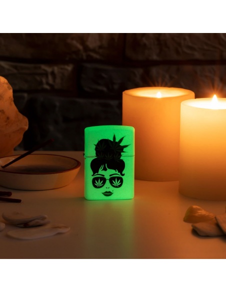 Zippo 49837 Cannabis Girl Glow in the Dark öngyújtó