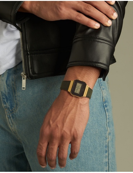 Óra egynemű Casio Iconic A700WEGL-3AEF